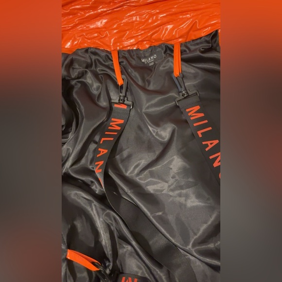 Great condition orange Milano puffer coat - Picture 4 of 4